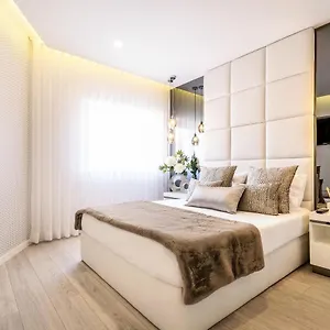 cascais-center-luxury-beach-apartment.hotels-lisbon-portugal.com/